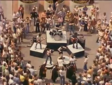 989670-ac-dc-it-039-s-a-long-way-to-the-top-if-you-wanna-rock-and-roll-.jpg